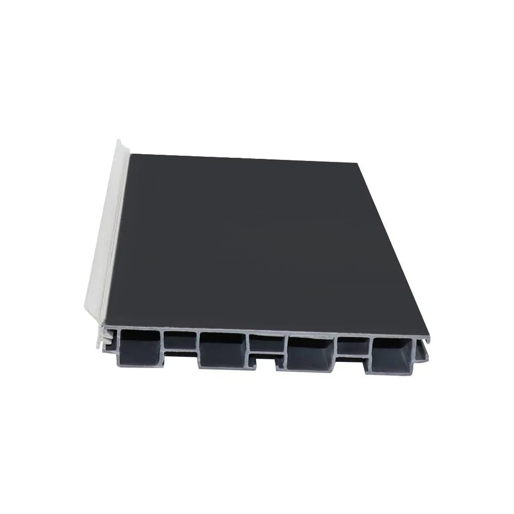 Baseboad black